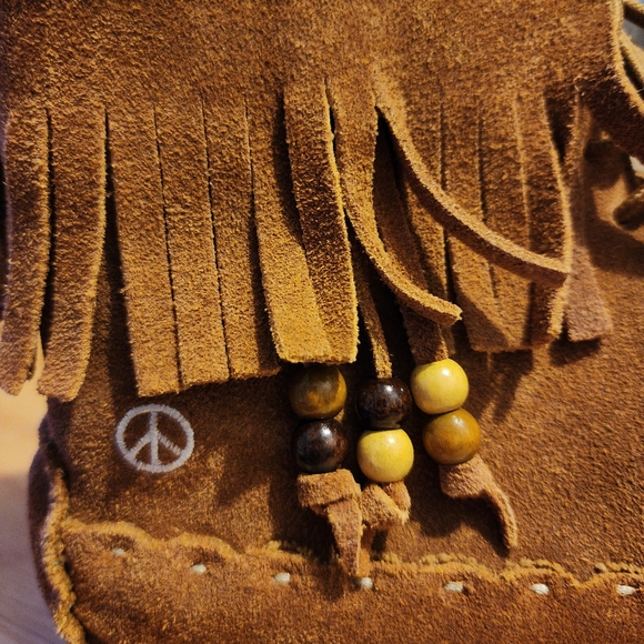 Peace moccasin boots. Ladies size 7. Tan - Picture 3 of 9